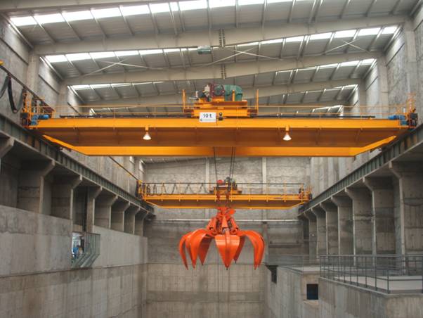 crane in garbage industry