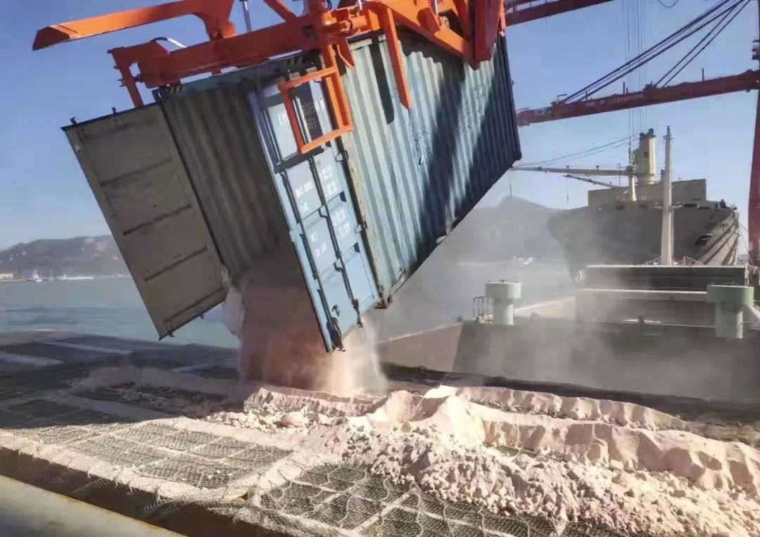 Weihua container overturning lifting equipment operation site